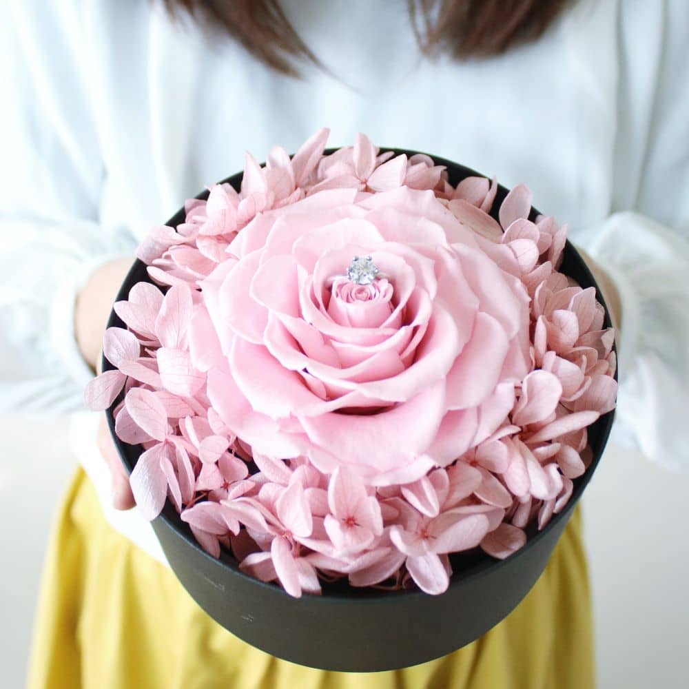 プリザーブドピンクバラのリングケース